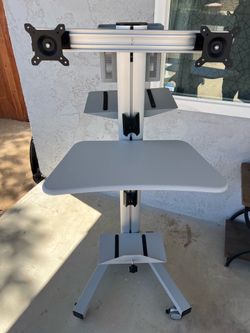 Mobile computer cart