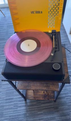 Victorola Viynl player and stand