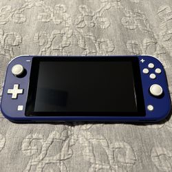 Nintendo Switch Light + Case