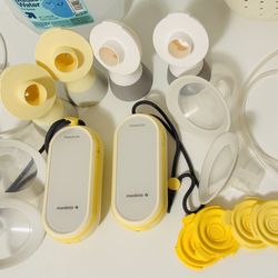 Medela Breast Pump (2)