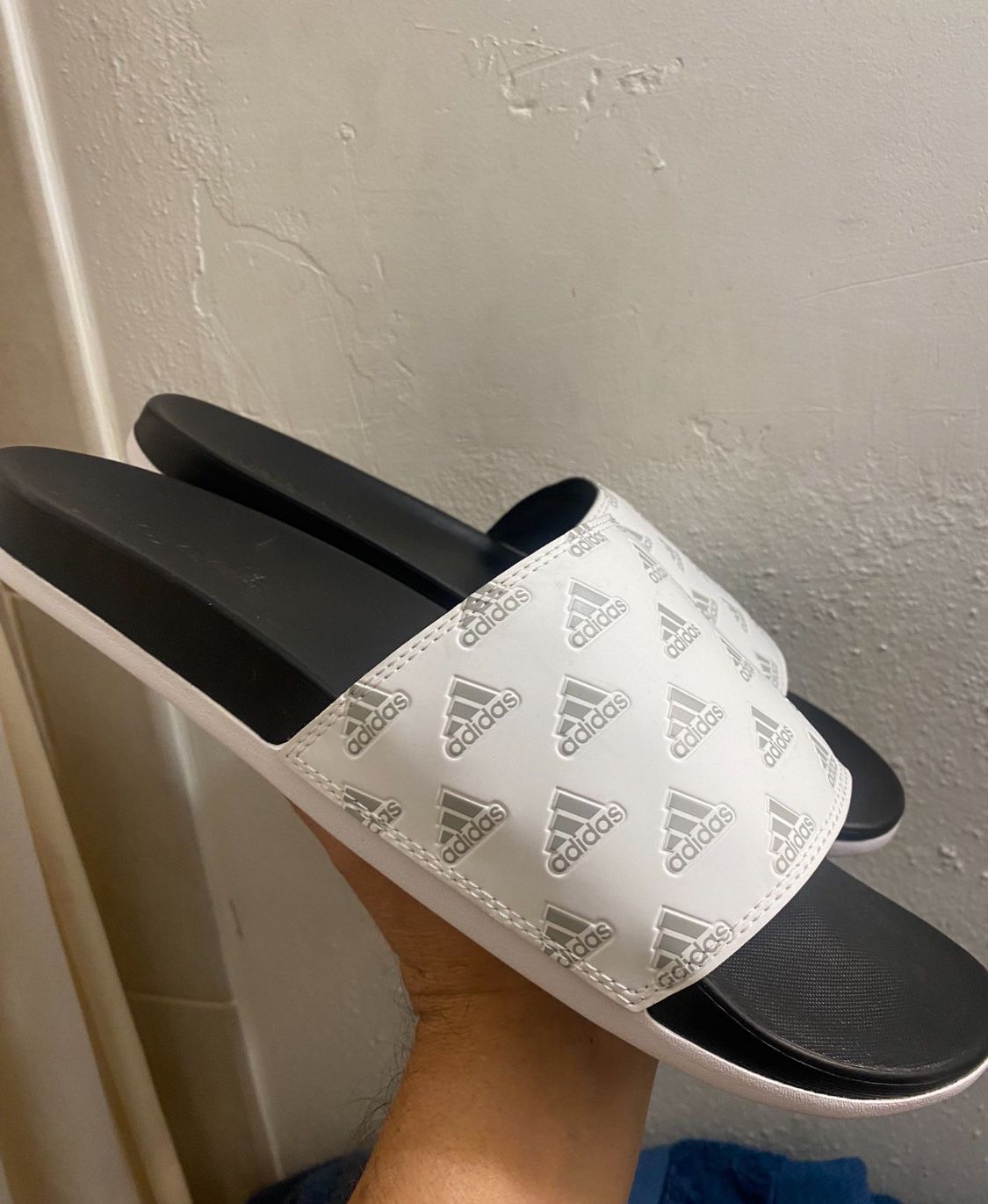 Adidas Men ADILETTE Comfort Slipper White Gray Shoes Slide Casual Sandals Size 13 like New