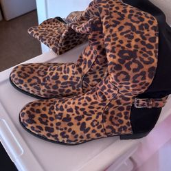 Women’s Leopard  Boots