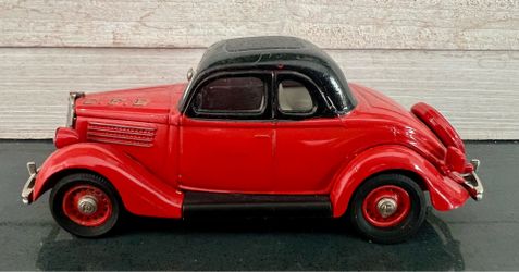 Vintage Rextoys Ford V8 1935 Coupe 1:43 Diecast Model – Made in France Vintage Collector