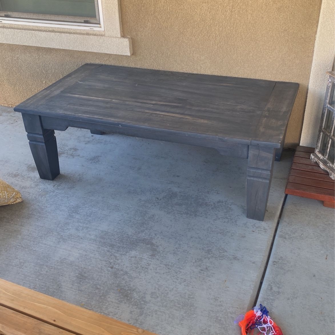 Nice Coffee Table 40$