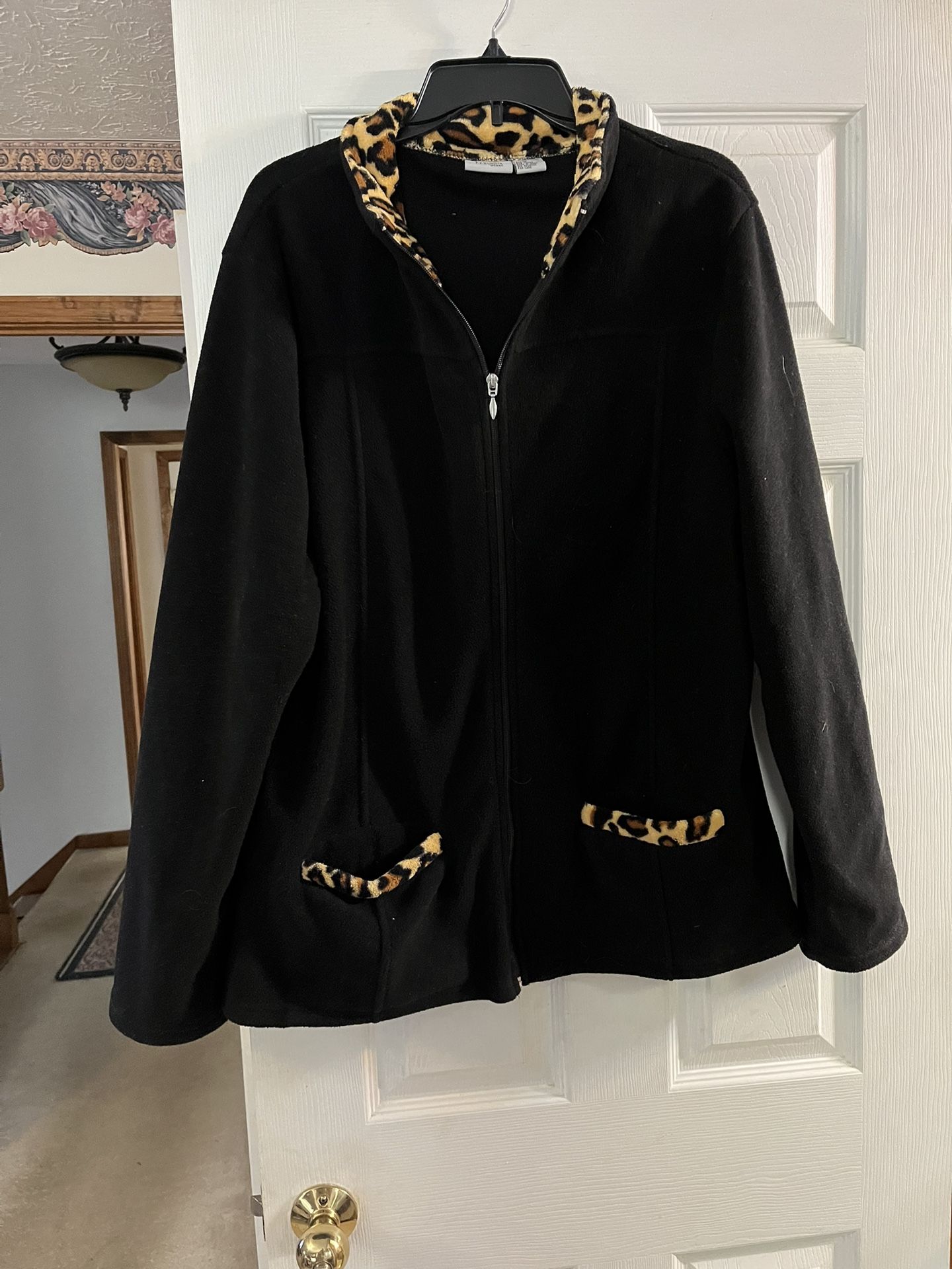 Women’s 1X Black Jacket