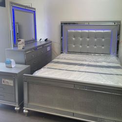 New 4pc bedroom set in box