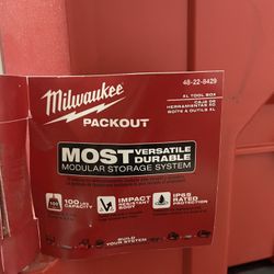 Milwaukee XL Toolbox