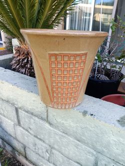 Large Ceramic Planter with Grid Relief Design