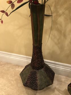 Large Decorative Vase/Urns
