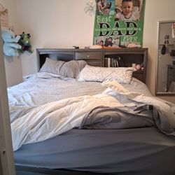 King Size Bed  WITH 2 NIGHTSTANDS 