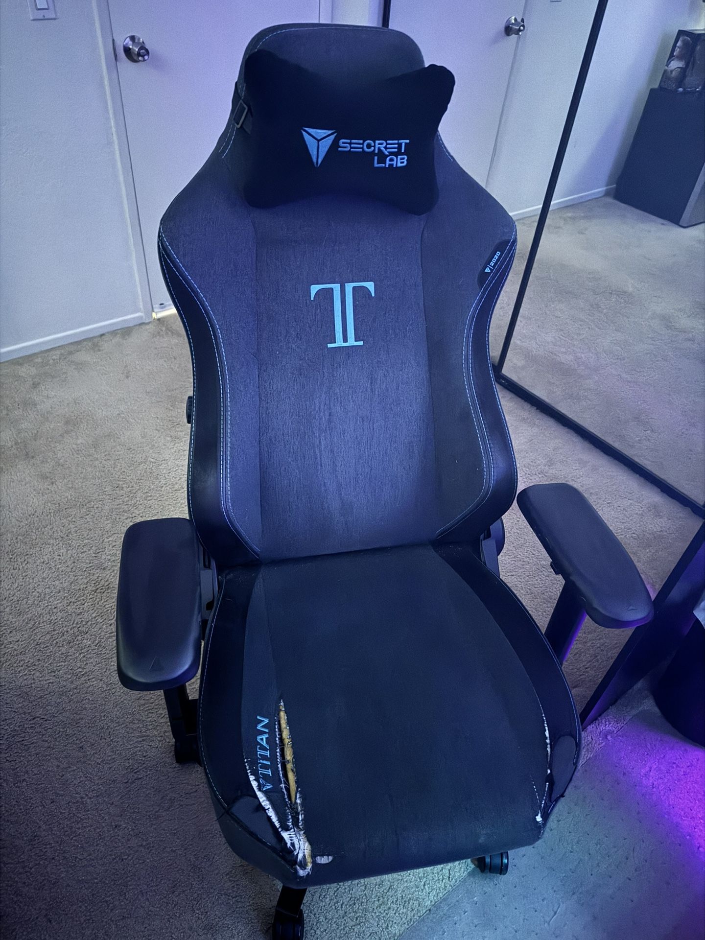 Used Secretlab Titan XL 2020. Read Description