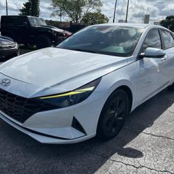 2021 Hyundai Elantra SEL 