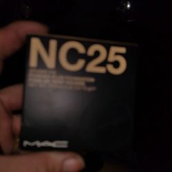 Mac Powder Plus Foundation 