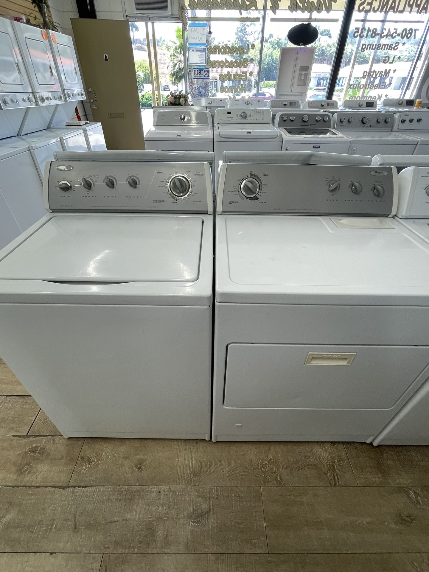 Whirlpool Gas Dryer And Washer Set In Excellent Condition