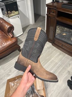Size 9.5 Men Ariat Sport Wide Square Toe Boots