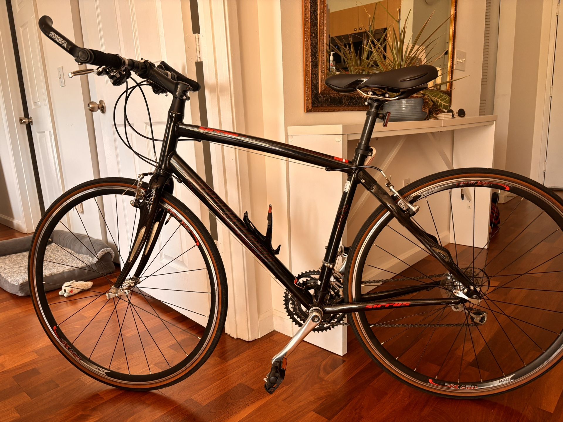Specialized Sirrus Medium Hybrid Bike