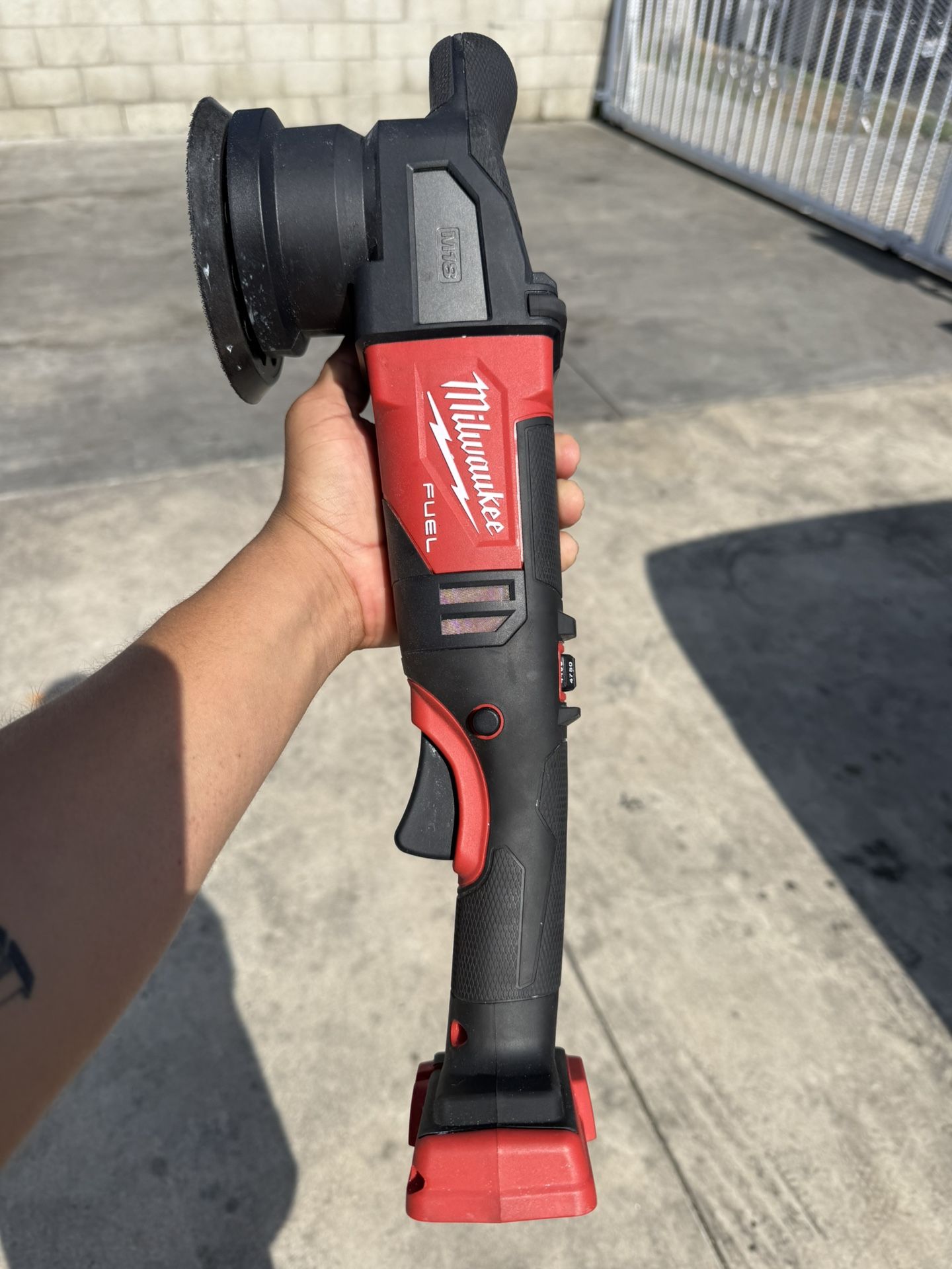 Milwaukee Polisher