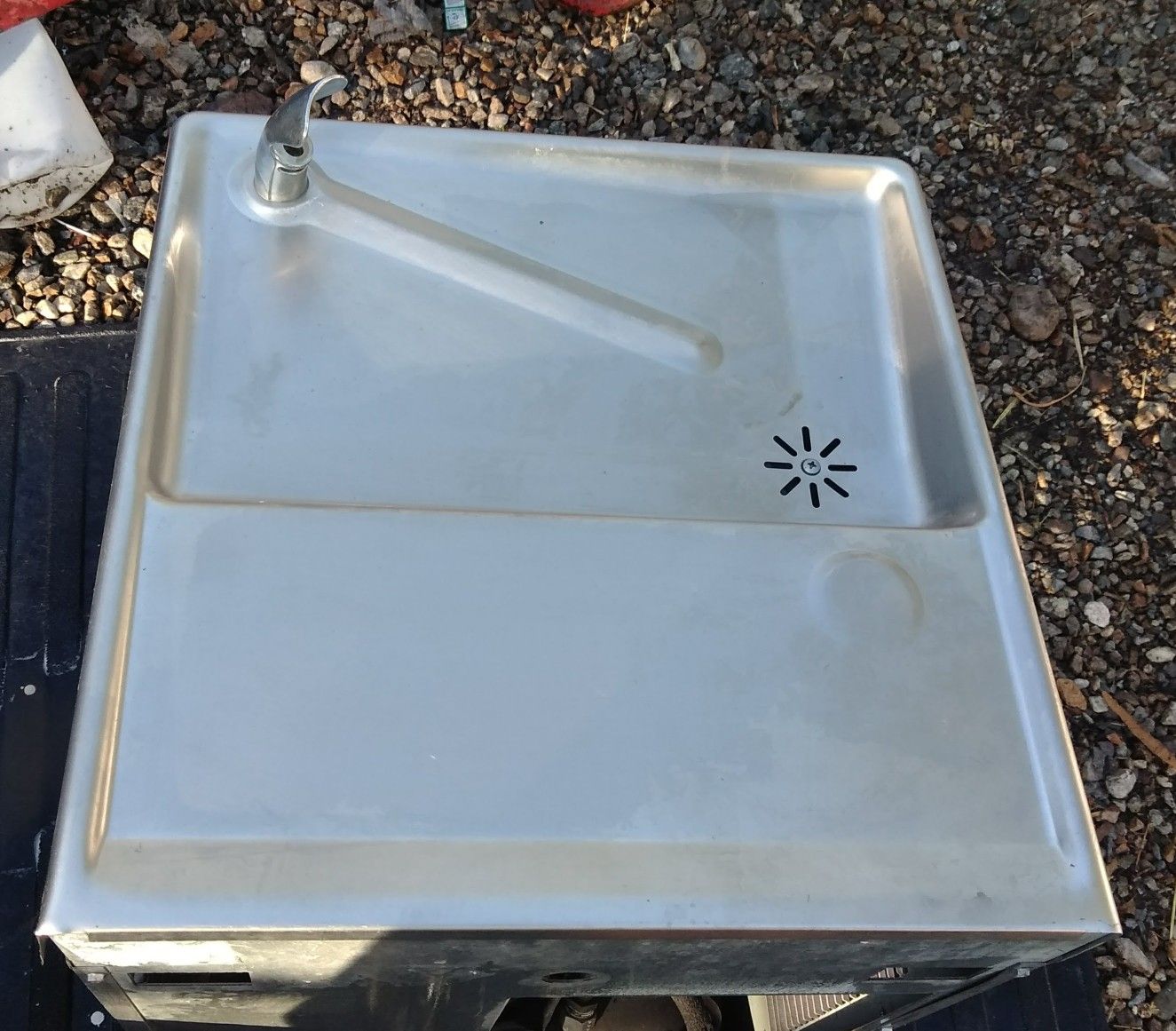 water fountain ice cold