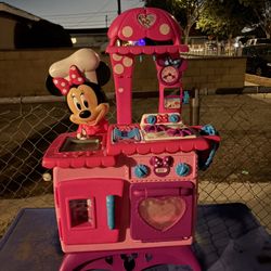 Minnie Mouse Kitchen 