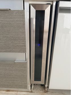 Wine fridge cooler small