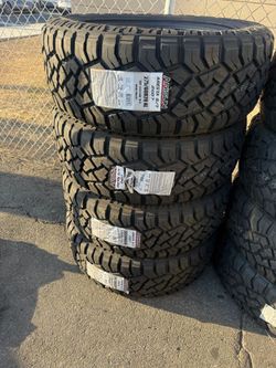 275/60/20 vendo un set de llantas nuevas con 50,000 Millas de GarantĆa
