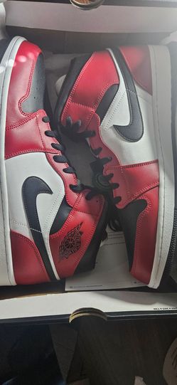 Nike Air Jordan Mid Chicago Black Toe Size 15.