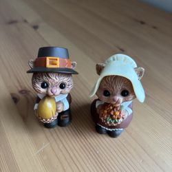 Vintage 1980s Chipmunk Pilgrim Hallmark Merry Miniatures Salt & Pepper Shakers Set Thanksgiving Holiday