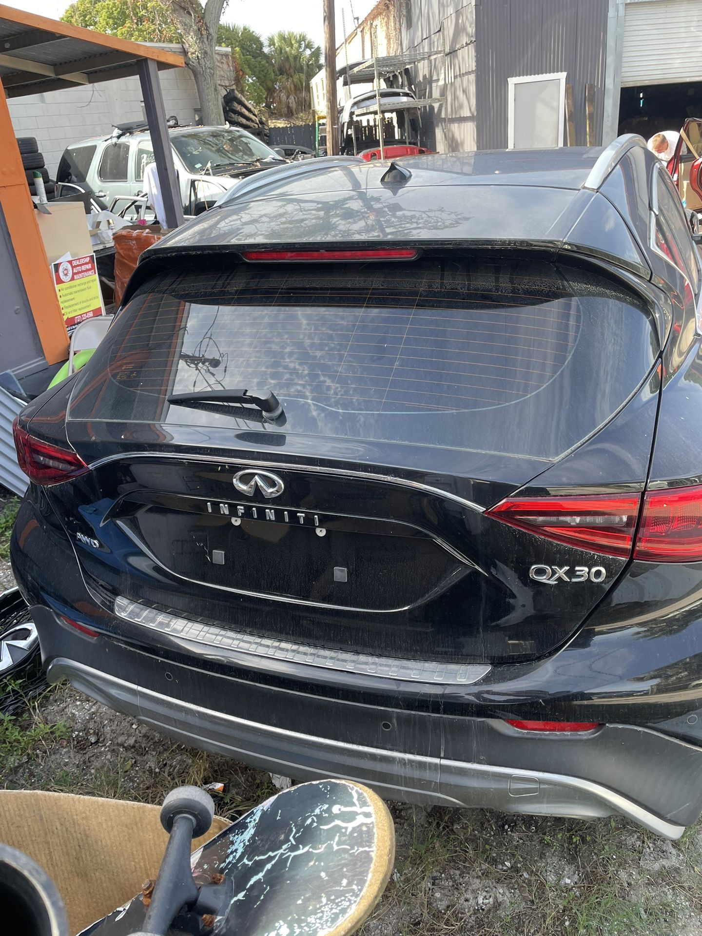 Infiniti Qx30 Parts Out