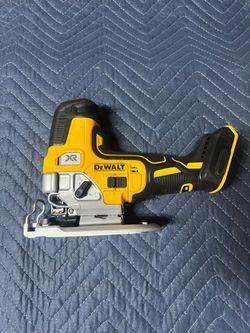 DEWALT 20V MAX XR Cordless Barrel Grip Jigsaw (Battery Not Included)