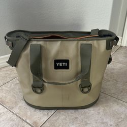 YETI M30 Tote Soft Cooler