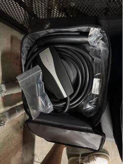 Brand New Tesla Mobile Connector Portable EV Charger – Complete Kit – Never Used