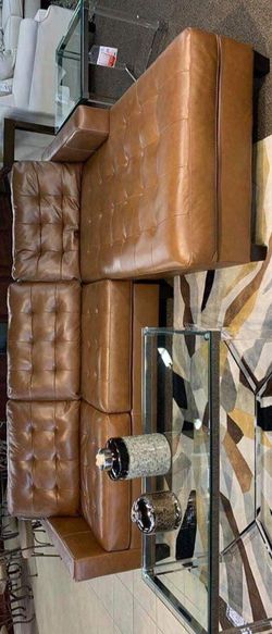 Baskove Auburn Leather Sectional /couch /living room set