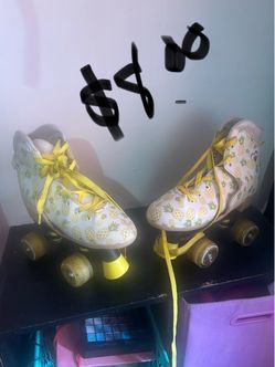 Pineapple Print Quad Roller Skates