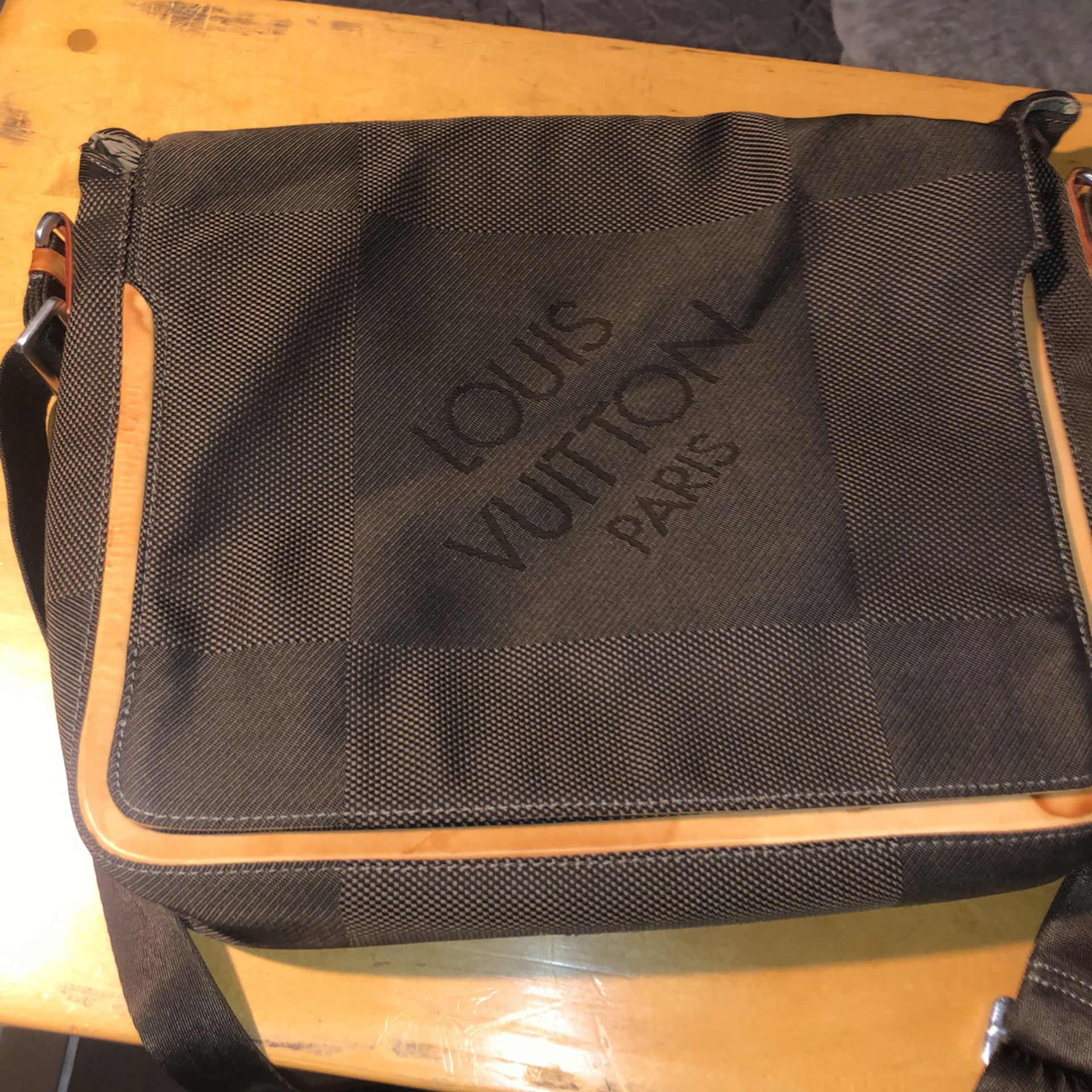 Louis Vuitton Messenger Bag for Sale in Portland, OR - OfferUp