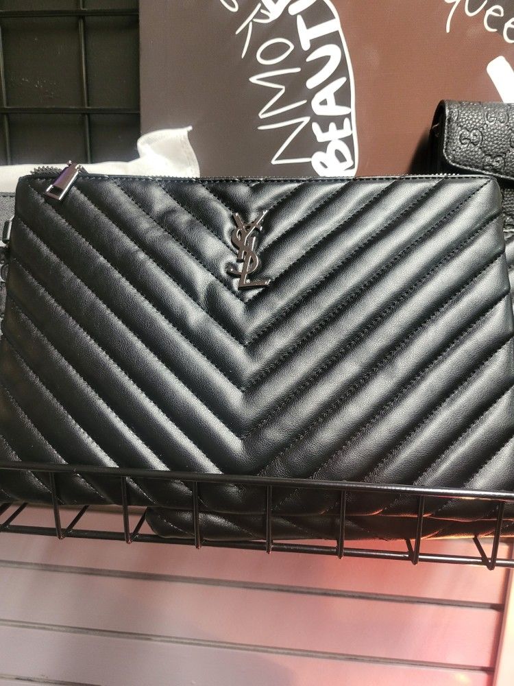 New Ladies Wristlet