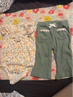 Daisy Fuentes 2 piece outfit