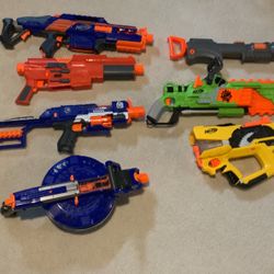 Nerf Guns Includes 7 Guns 