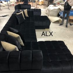 <Brand New -Double Chaise Sectional Velvet.