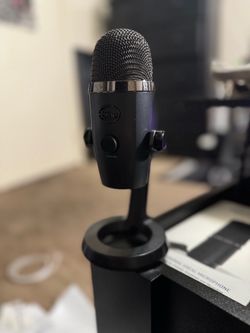 Blue Yeti Nano USB Microphone w/ Stand – Podcast Gaming Streaming