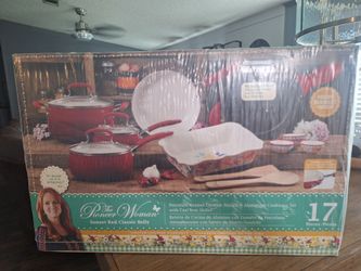 New in box / sealed
17 pieces
Includes cast iron skillet
Pioneer Woman