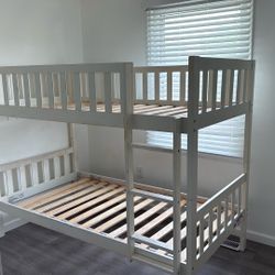  Bunk bed 