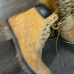Woman’s Boots 