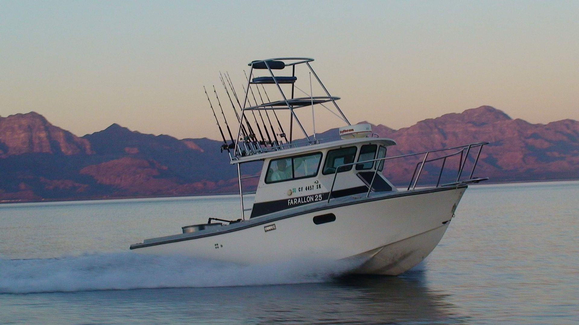 25’ Farallon, 34’ Presidential, 1999 F-350 4x4