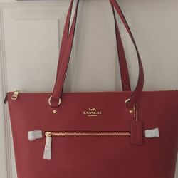 NEW RED COACH PURSE JUST BEAUTIFUL  FOR YOUR VALENTINE 