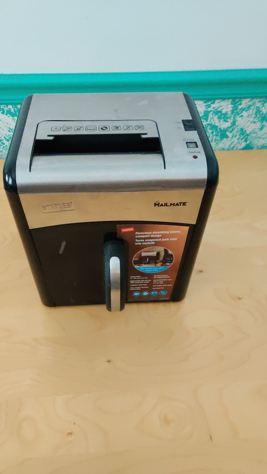 Staples MailMate SPL-727mm Paper Shredder