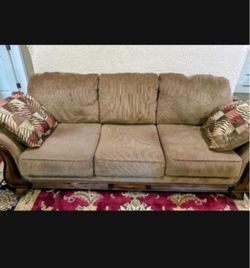 like new brown old school 3 seater couch