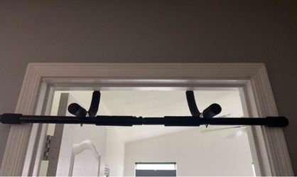 Pull up / chin up bar