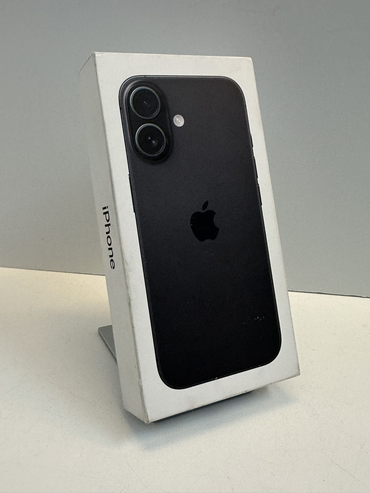 Apple iPhone 16 128gb. ( Unlocked Cellphone )
