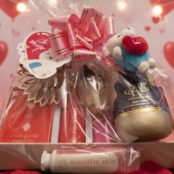 Valentines Day Basket Gift Set/ Women Wallflower Plug, Wallflower Refill,body Wash, Hand Cream, Ariana Grande Poker Set