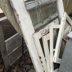 Pickers-upcyclers-lumber- 